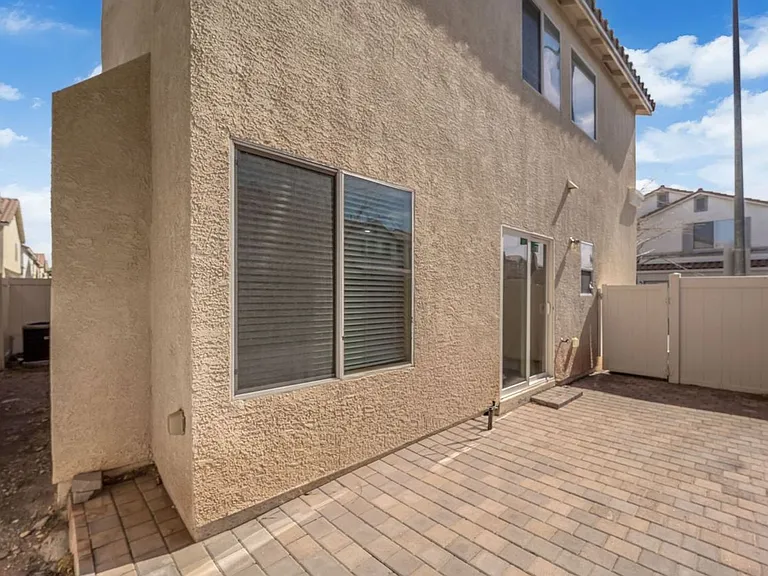 7330 Phlox Rd — Photo 8