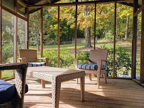 screened in porch