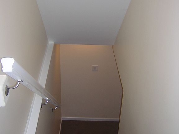5th image of 21626 Birchwood St