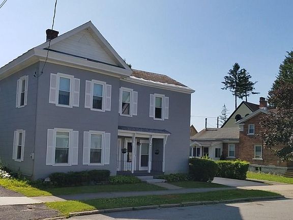 3rd image of 28 Center St
