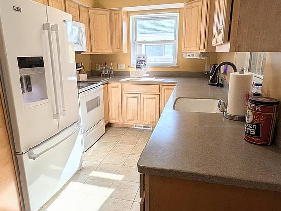 3rd image of 5913 Willow Oak Ln