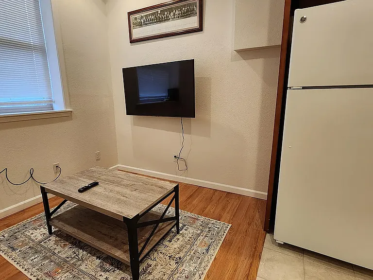 4303 SW Myrtle St — Photo 4