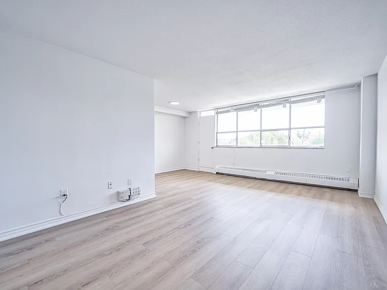 2000 Sheppard Ave W — Photo 6