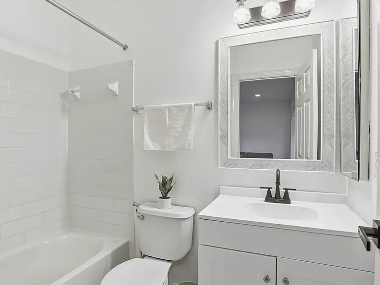 4550 Fair Valley Dr — Photo 29