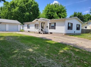 2229 N Benton Ave, Saint Charles, MO 63301