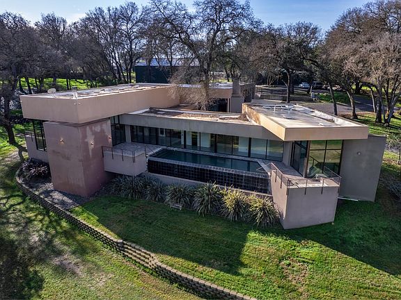 4th image of 12100 Horseshoe Rd