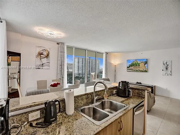 17555 Atlantic Blvd #1101 — Photo 9