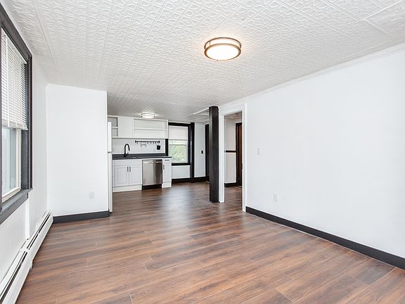 3rd image of 7 Court St #3