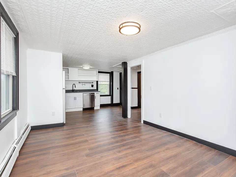 7 Court St #3