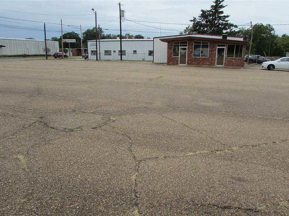 1st image of 803 Texas Blvd