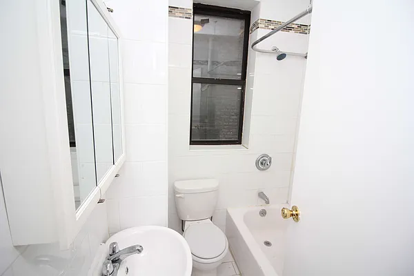 Rented by Nooklyn NYC LLC | media 23