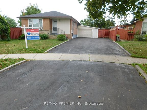 2nd image of 5 Valois Ct