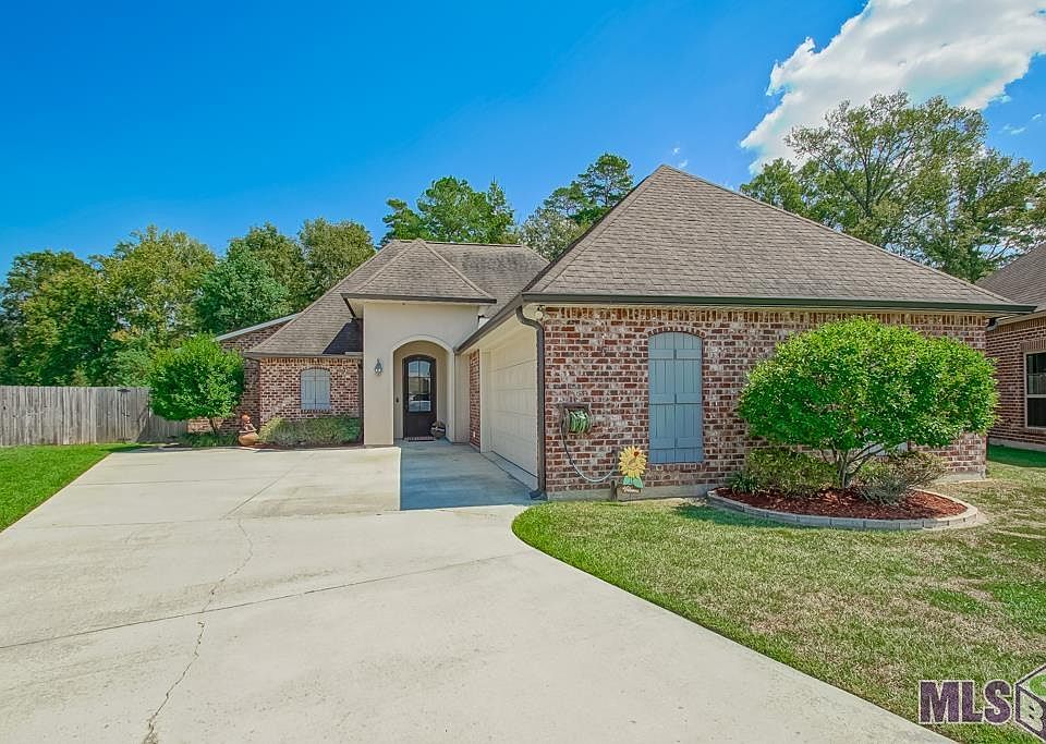 1st image of 31064 Autumn Lake Dr