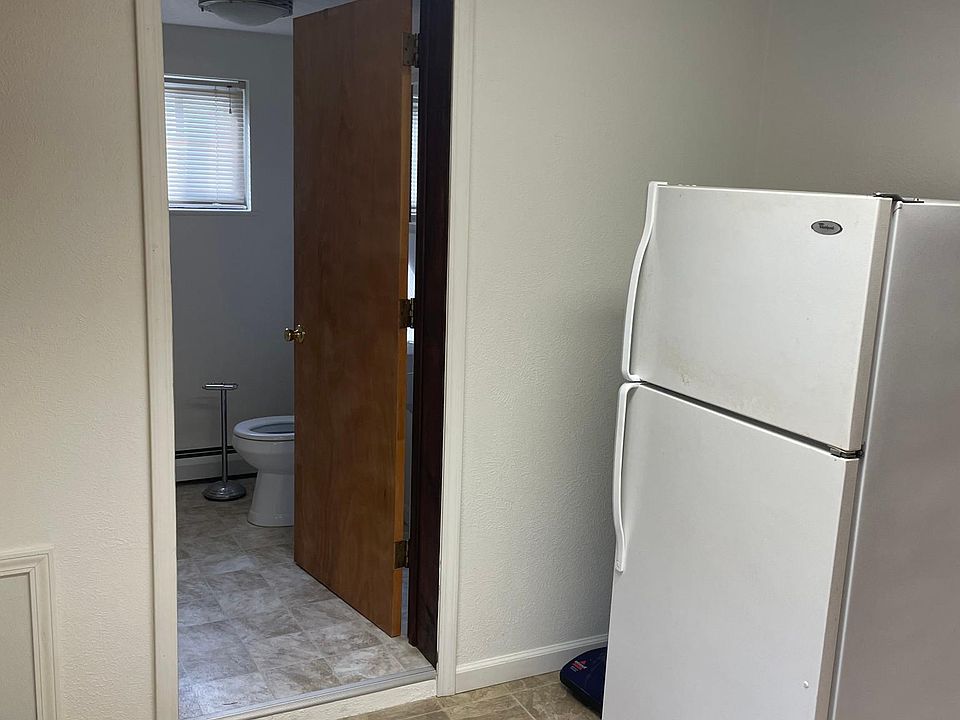 1st image of 208 13th St #3