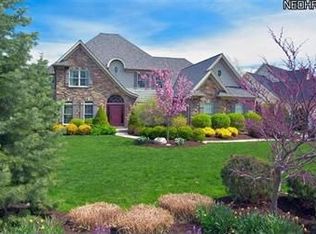 32392 Legacy Pointe Pkwy, Avon Lake, OH 44012