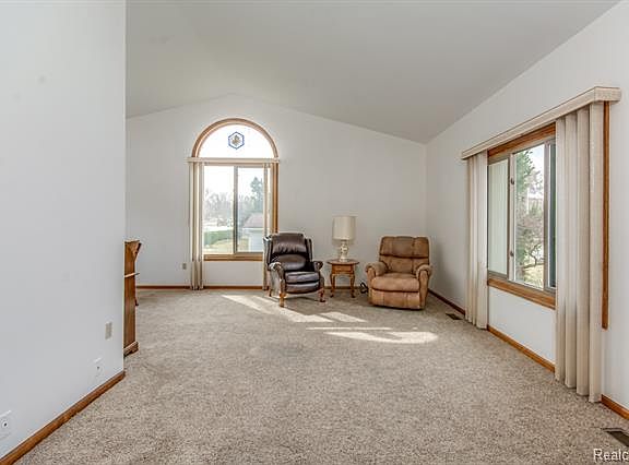 3rd image of 3012 Huntington Park Dr