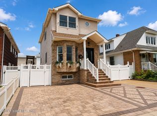 198 Willowbrook Rd, Staten Island, NY 10302