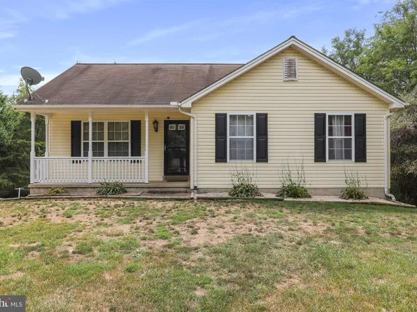 936 Shape Charge Rd, Martinsburg, WV 25404