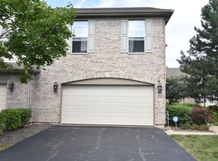 2141 Yale Cir #20, Hoffman Estates, IL 60192