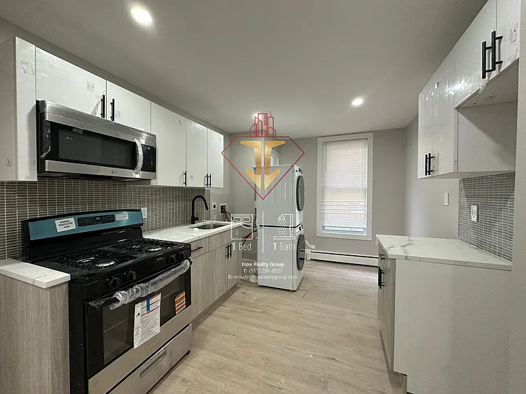 594 Westside Ave #4 — Photo 1