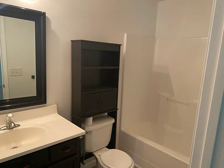 560 Academy Dr — Photo 15