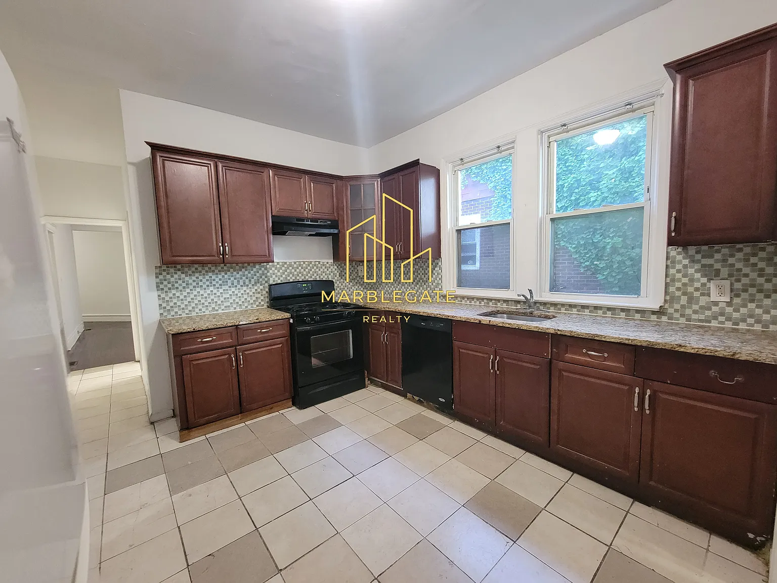 4 bed, 1150 sqft, $2,200 — Photo 1