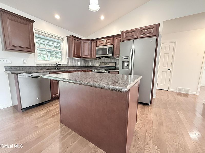 3rd image of 23 Quarry Circle Way