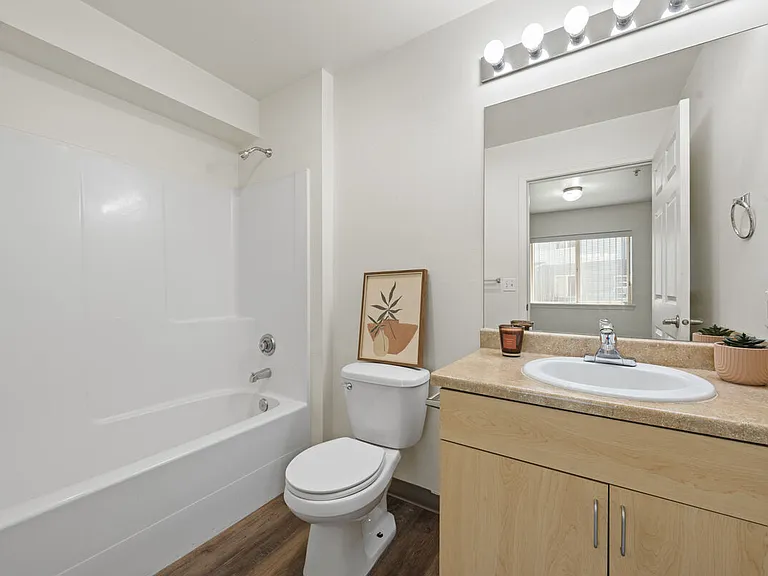 Heron Creek Apartments — Photo 22