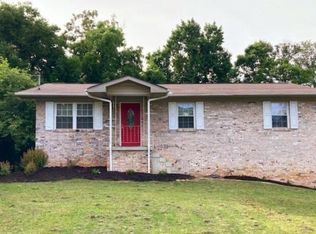 2642 Randall Rd, Strawberry Plains, TN 37871