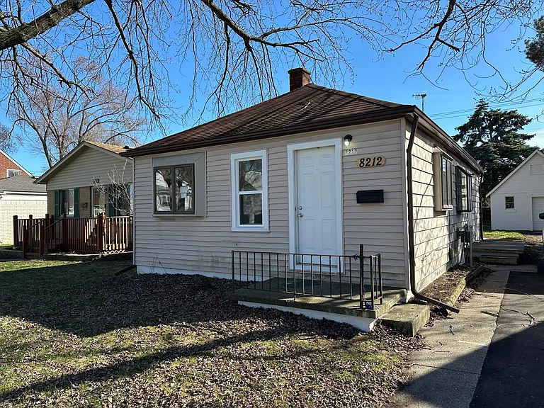 8212 Continental Ave — Photo 1