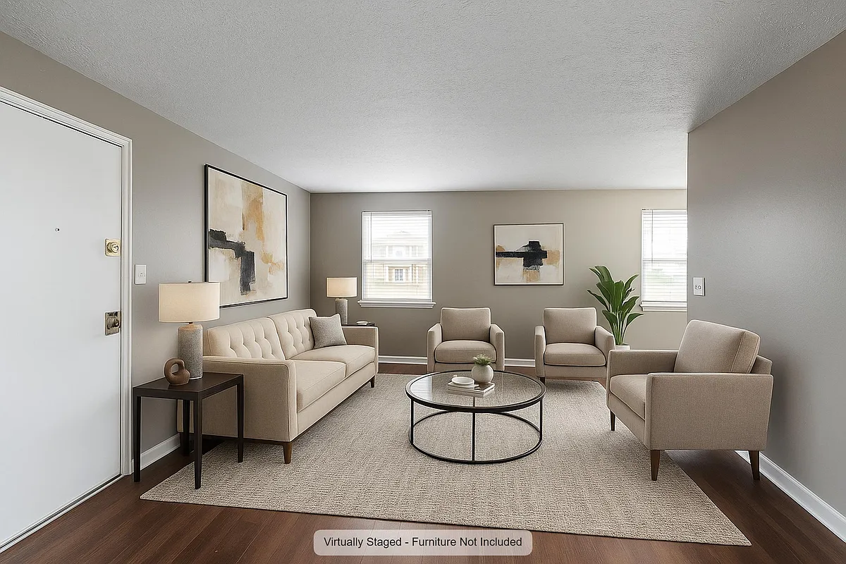 Huge 2 BR, 1 BA apartment with Eat-in Kitchen! Newly renovated! - 3513 Georgetown Pl #3