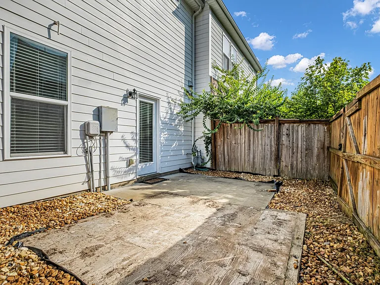1034 Livingstone Ln — Photo 30