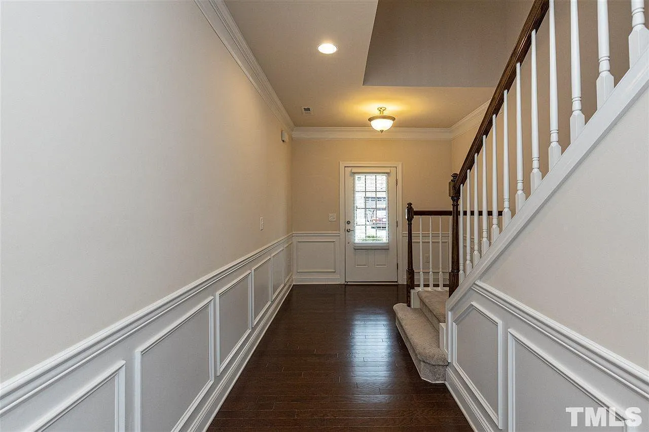 4 bed, 3.5 bath, 2657 sqft, $2,850 — Photo 4