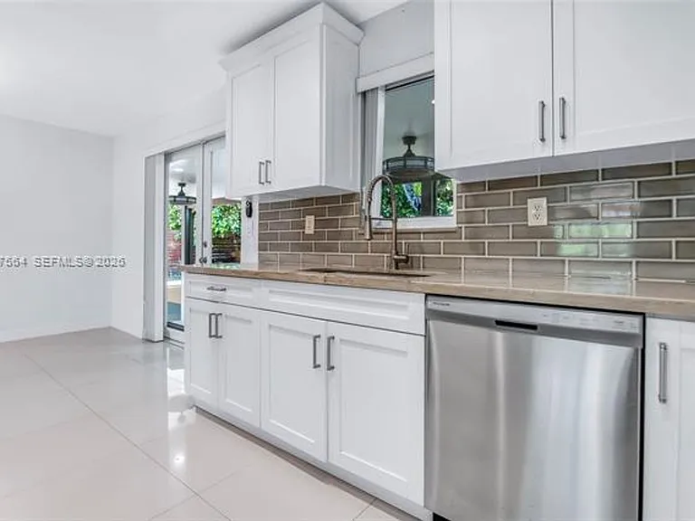 9841 Dominican Dr #9841 — Photo 14