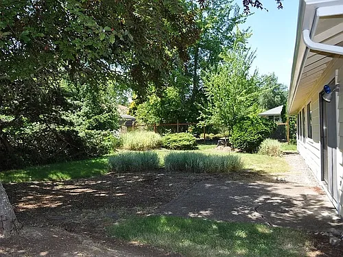 2850 NW Monterey Dr Photo 1