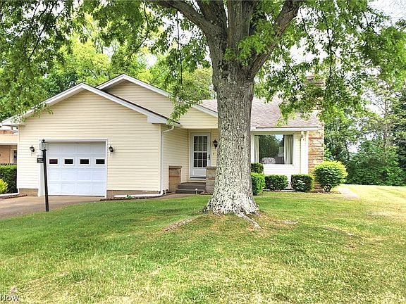 3rd image of 614 Halbar Dr