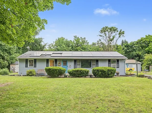 11 Crestview Dr, Hadley, MA 01035