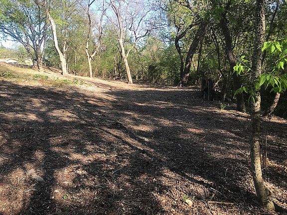 5th image of 810 Estates Dr