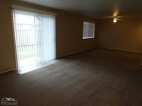 2nd image of 508 11th St SE #512