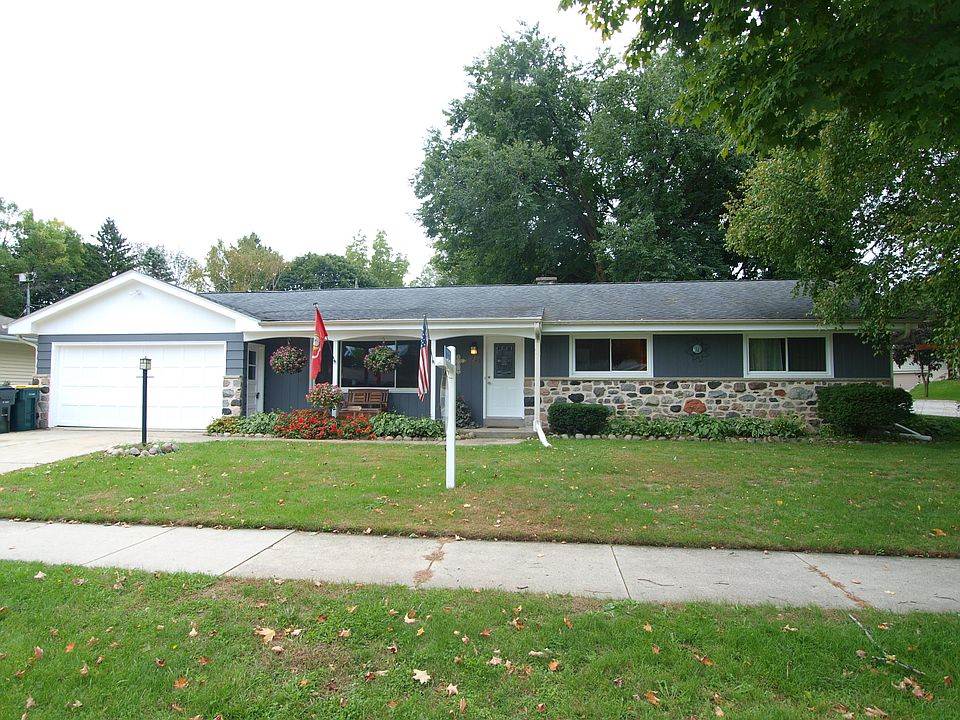 1st image of 225 Green Valley Pl
