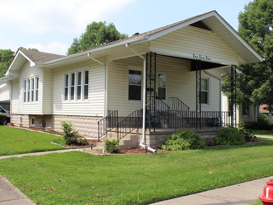 1st image of 111 E Allen Ave