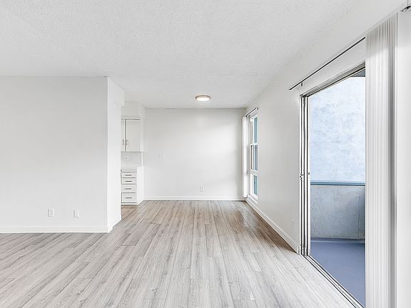 2nd image of 934 Larch St APT 2C