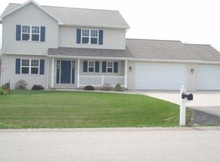 3387 Rosewood Ln, Oshkosh, WI 54904