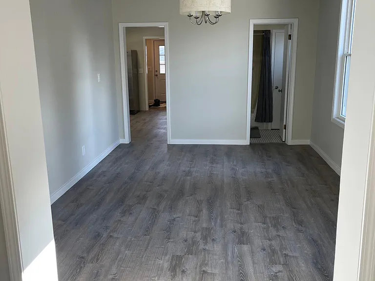 313 N Wolf Rd — Photo 20