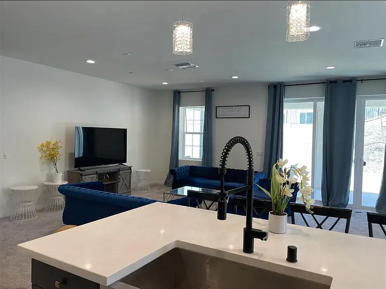 21199 Packing House Ct — Photo 5