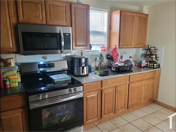 334A Western Ave #3, Lynn, MA 01902