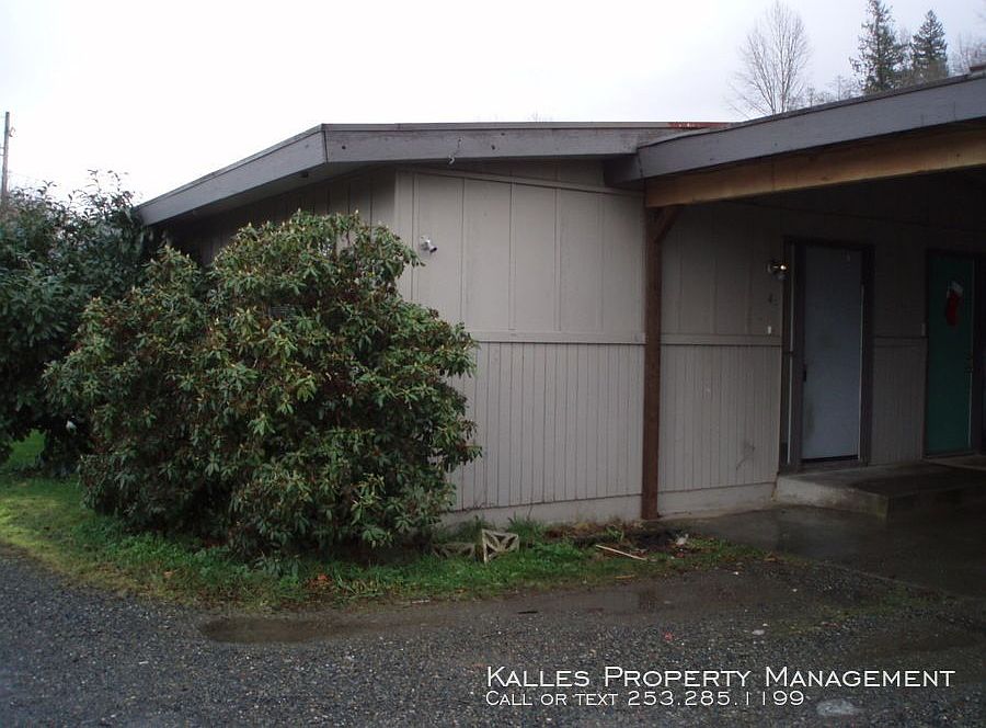 1st image of 1124 5th St SE APT 1