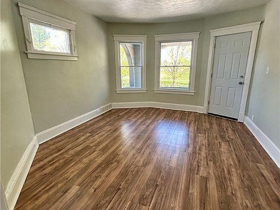 3rd image of 11322 Woodstock Ave