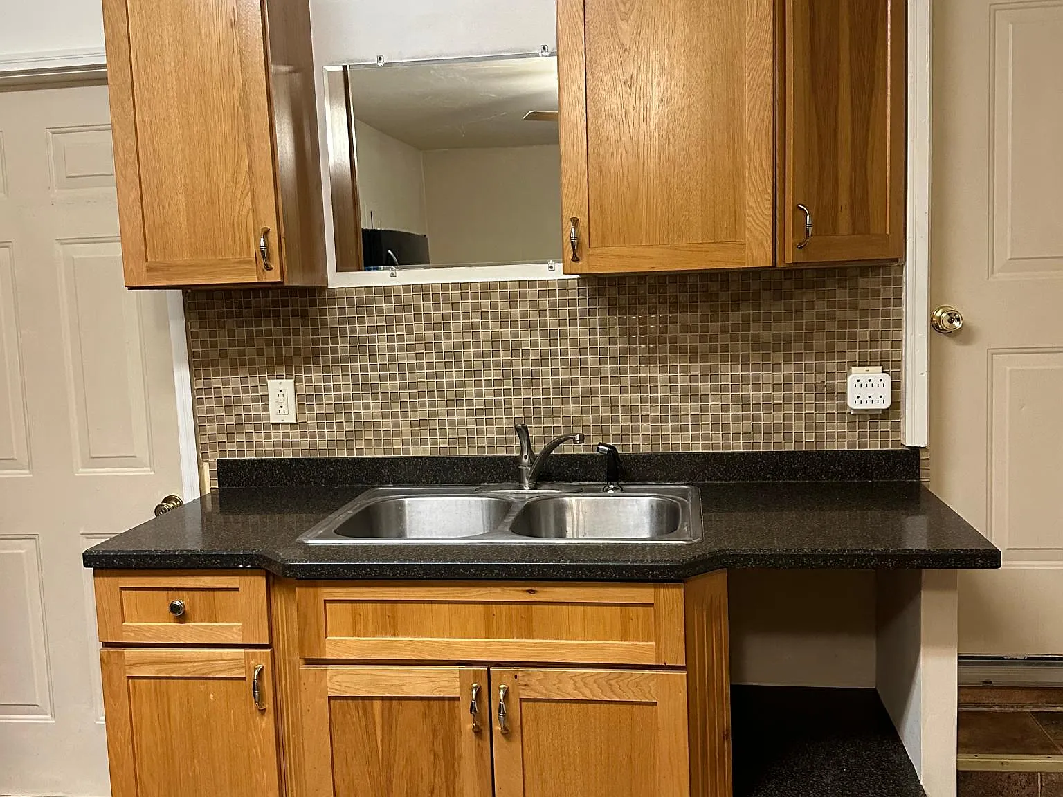 Studio, 400 sqft, $680 — Photo 2