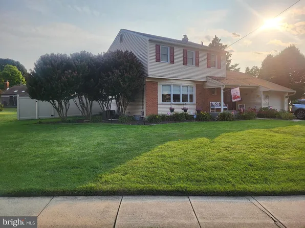 448 Valley Run Dr, Cherry Hill, NJ 08002